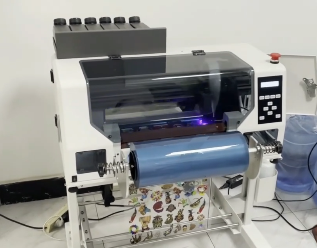 Commercial Dtf Printing Machine - Neues Design, mehrfarbig, doppelseitig, UV-DTF-Drucker, Vinyl-Aufkleber,